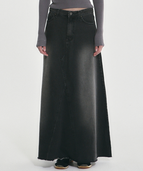 NICK&NICOLE(ニックアンドニコール)の「MAXI WASHING DENIM SKIRT_BLACK(スカート・レディース・その他・SMALL/MEDIUM/LARGE)」の2枚目の写真