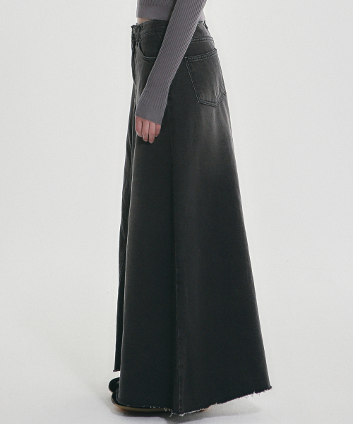 NICK&NICOLE(ニックアンドニコール)の「MAXI WASHING DENIM SKIRT_BLACK(スカート・レディース・その他・SMALL/MEDIUM/LARGE)」の3枚目の写真