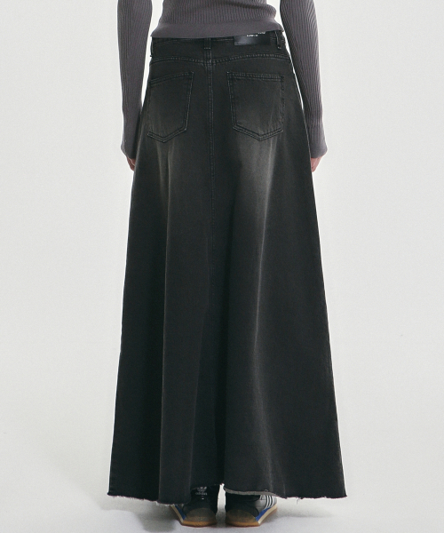 NICK&NICOLE(ニックアンドニコール)の「MAXI WASHING DENIM SKIRT_BLACK(スカート・レディース・その他・SMALL/MEDIUM/LARGE)」の4枚目の写真