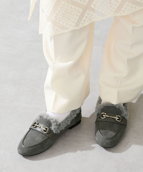 ORiental TRaffic(オリエンタルトラフィック)の「ムートン ボア ディテール ビット ローファー /56317(ローファー・レディース・グレー/キャメル・35/36/37/38/39/40/41)」の2枚目の写真