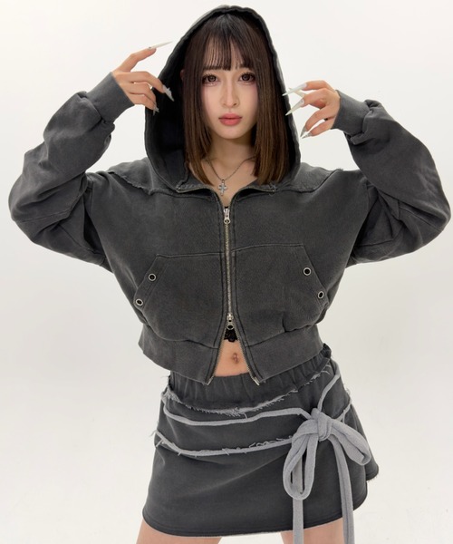 .KOM(ドットコム)の「A'GEM/9 × .kom 『.KOM/ドットケーオーエム』 カットオフデザインジップパーカー(パーカー・レディース・チャコールグレー/ピンク・FREE)」の3枚目の写真
