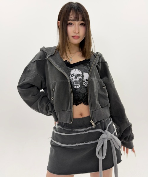 .KOM(ドットコム)の「A'GEM/9 × .kom 『.KOM/ドットケーオーエム』 カットオフデザインジップパーカー(パーカー・レディース・チャコールグレー/ピンク・FREE)」の6枚目の写真