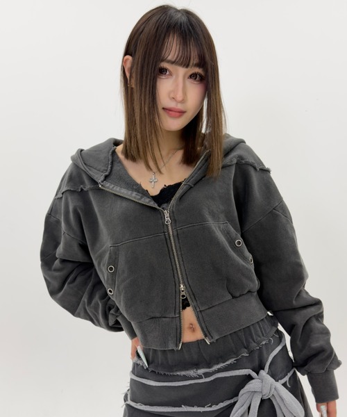 .KOM(ドットコム)の「A'GEM/9 × .kom 『.KOM/ドットケーオーエム』 カットオフデザインジップパーカー(パーカー・レディース・チャコールグレー/ピンク・FREE)」の7枚目の写真