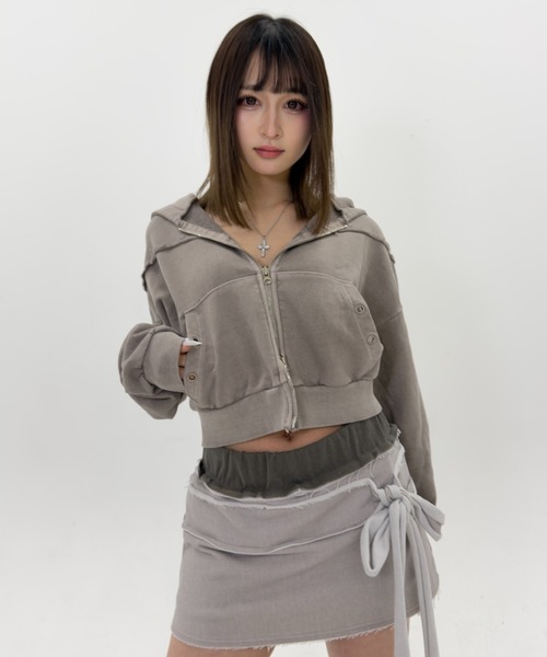 .KOM(ドットコム)の「A'GEM/9 × .kom 『.KOM/ドットケーオーエム』 カットオフデザインジップパーカー(パーカー・レディース・チャコールグレー/ピンク・FREE)」の20枚目の写真