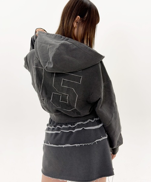 .KOM(ドットコム)の「A'GEM/9 × .kom 『.KOM/ドットケーオーエム』 カットオフデザインジップパーカー(パーカー・レディース・チャコールグレー/ピンク・FREE)」の12枚目の写真