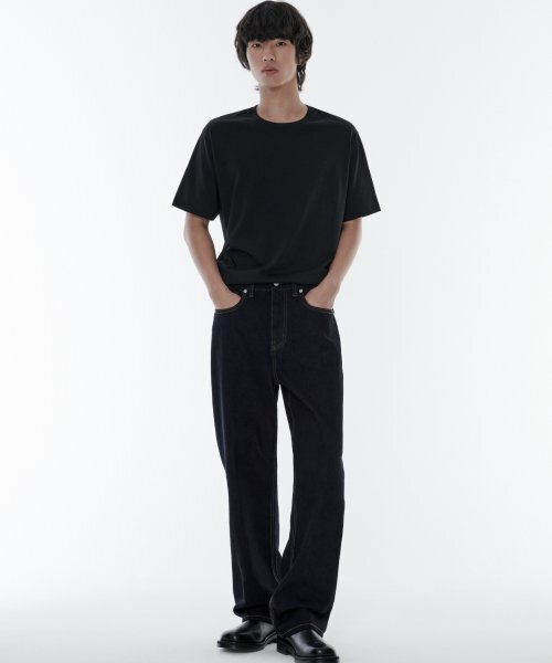 MUSINSA STANDARD（ムシンサスタンダード）の「ルーズストレートデニムパンツ [ディープインディゴ]（デニムパンツ・メンズ・その他・40/38/42/34/28/29/32/30/31/33/26/27/36）」の2枚目の写真