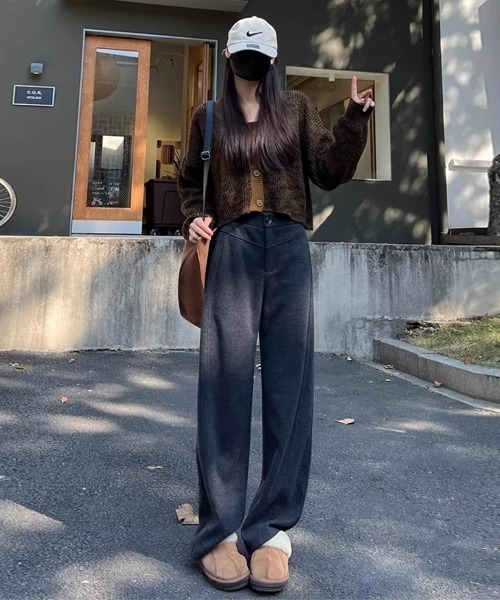 HANDO(ハンド)の「ウールタッチワイドパンツ(スラックス・レディース・アイボリー/チャコール・フリー)」の14枚目の写真