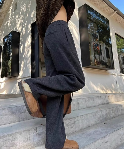 HANDO(ハンド)の「ウールタッチワイドパンツ(スラックス・レディース・アイボリー/チャコール・フリー)」の17枚目の写真