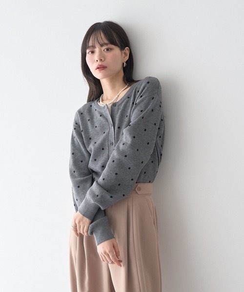earth music&ecology（アースミュージックアンドエコロジー）の「ドットジャガードカーディガン（カーディガン/ボレロ・レディース・グレー/アイボリー・FREE）」の5枚目の写真