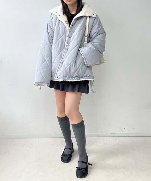 AS KNOW AS plus（アズノゥアズプラス）の「♪リバーシブル ボア×キルティング スタンドコート（その他アウター・レディース・ブルー/ブラック/アイボリー・FREE）」の8枚目の写真