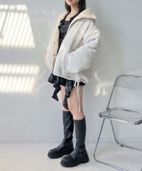 AS KNOW AS plus（アズノゥアズプラス）の「♪リバーシブル ボア×キルティング スタンドコート（その他アウター・レディース・ブルー/ブラック/アイボリー・FREE）」の20枚目の写真