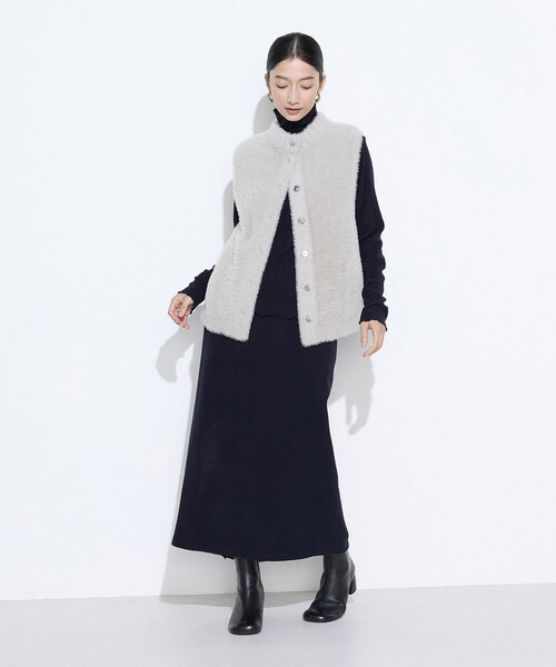 Gabardine K.T（ギャバジンケーティー）の「マイクロナイロンフェザーヤーン 2WAYベスト（ベスト・レディース・グレイッシュベージュ/チャコール・9号）」の18枚目の写真