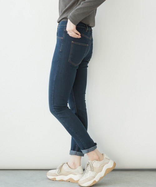 aity(アイティ)の「<ストレッチ> フロントジッパーデニムスキニーパンツ(デニムパンツ・レディース・ネイビー/ホワイト/ブルー/ワンウォッシュ・M/L/LL/3L/4L)」の9枚目の写真
