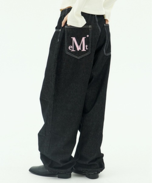 MUCENT（ムセント）の「【日本未発売/WEB限定】MUCENT(ムセント)/オーバーサイズ ワイド バックポケット ロゴ デニム パンツ/MAXXI BACK POCKET BIG LOGO DENIM（デニムパンツ・レディース・ダークブルー/ブラック・FREE）」の10枚目の写真