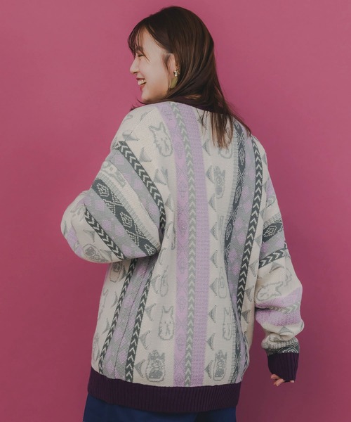 ScoLar Parity（スカラーパリティ）の「353127：落書き調Parityキャラジャガード3Dニットカーディガン（カーディガン/ボレロ・レディース・パープル/ブラック・M）」の18枚目の写真