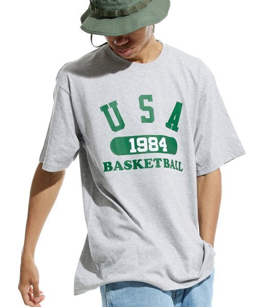 CREAM SODA LAB(クリームソーダラボ)の「ユエスエイバスケットボール 半袖Tシャツ グレー グリーン(Tシャツ/カットソー・レディース・その他・LARGE/MEDIUM/X-LARGE/XX-LARGE)」の1枚目の写真