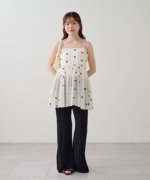 Kastane(カスタネ)の「【待望の再入荷!】フラワーステッチキャミチュニック(チュニック・レディース・アイボリー/ブラック・FREE)」の3枚目の写真