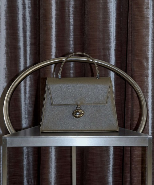 LE'RURE(リルアー)の「Bell motif boxy bag(ハンドバッグ・レディース・アイボリー/ブラック/カーキ・FREE)」の12枚目の写真