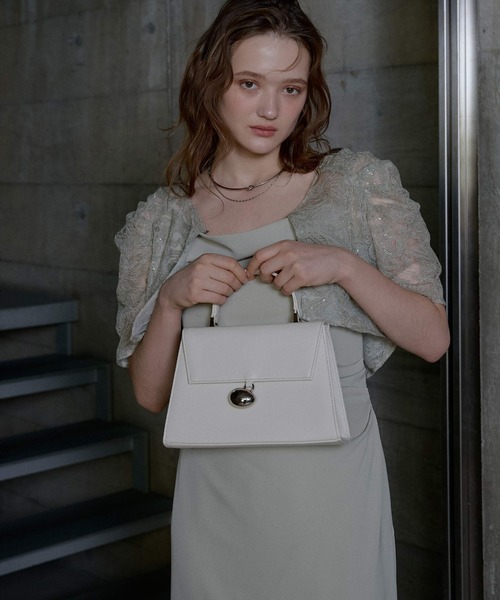 LE'RURE(リルアー)の「Bell motif boxy bag(ハンドバッグ・レディース・アイボリー/ブラック/カーキ・FREE)」の4枚目の写真