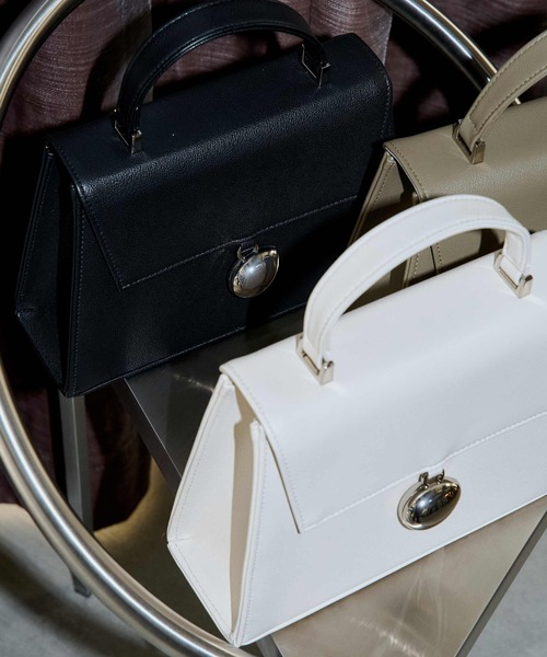 LE'RURE(リルアー)の「Bell motif boxy bag(ハンドバッグ・レディース・アイボリー/ブラック/カーキ・FREE)」の8枚目の写真