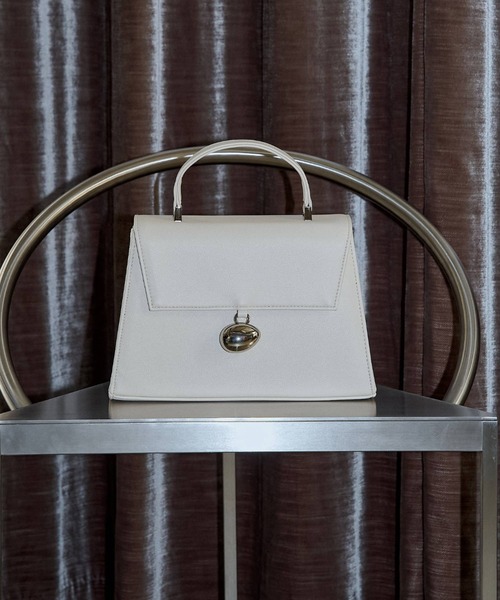 LE'RURE(リルアー)の「Bell motif boxy bag(ハンドバッグ・レディース・アイボリー/ブラック/カーキ・FREE)」の10枚目の写真