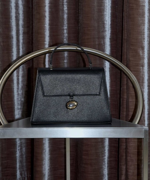 LE'RURE(リルアー)の「Bell motif boxy bag(ハンドバッグ・レディース・アイボリー/ブラック/カーキ・FREE)」の11枚目の写真