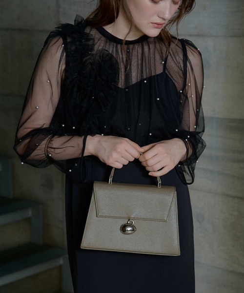 LE'RURE(リルアー)の「Bell motif boxy bag(ハンドバッグ・レディース・アイボリー/ブラック/カーキ・FREE)」の7枚目の写真