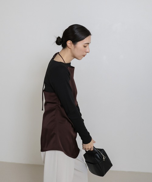 select MOCA(セレクトモカ)の「サイドスリットアシンメトリーサテンキャミソール【セットアップ対応】(キャミソール・レディース・ブラウン/ブラック/アイボリー・FREE)」の20枚目の写真