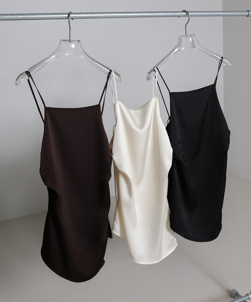 select MOCA(セレクトモカ)の「サイドスリットアシンメトリーサテンキャミソール【セットアップ対応】(キャミソール・レディース・ブラウン/ブラック/アイボリー・FREE)」の17枚目の写真