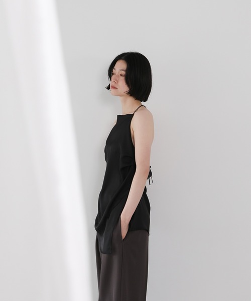 select MOCA(セレクトモカ)の「サイドスリットアシンメトリーサテンキャミソール【セットアップ対応/手洗い可】(キャミソール・レディース・ブラウン/ブラック/アイボリー・FREE)」の22枚目の写真