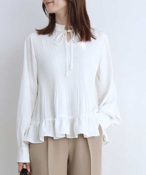 Pierrot（ピエロ）の「消しプリーツフリルネックブラウス（シャツ/ブラウス・レディース・オフホワイト/グレイッシュベージュ・M/L）」の11枚目の写真