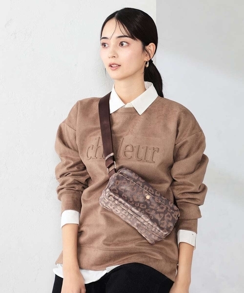 a.v.v（アーヴェヴェ）の「メニ—ポケットショルダーバッグ（ショルダーバッグ・レディース・ブラック/ベージュ/ブラウン・38）」の4枚目の写真