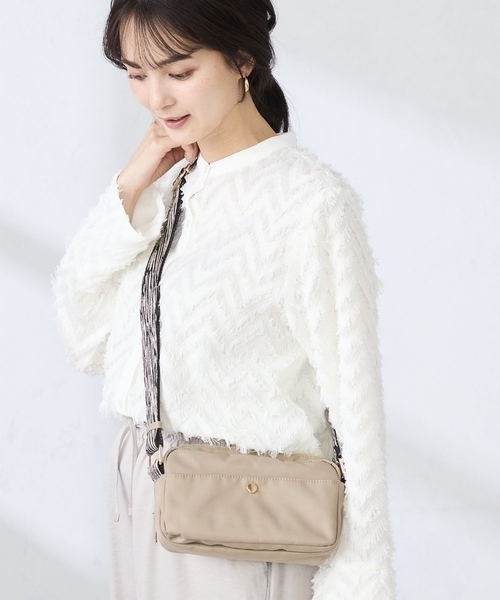 a.v.v（アーヴェヴェ）の「メニ—ポケットショルダーバッグ（ショルダーバッグ・レディース・ブラック/ベージュ/ブラウン・38）」の6枚目の写真