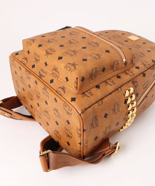 MCM（エムシーエム）の「MCM/エムシーエム/Stark SideStuds BackPack SML MED（バックパック/リュック・レディース・キャメル・F）」の3枚目の写真