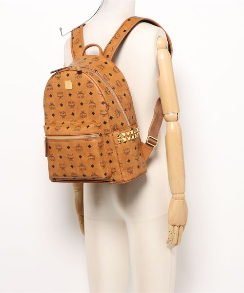 MCM（エムシーエム）の「MCM/エムシーエム/Stark SideStuds BackPack SML MED（バックパック/リュック・レディース・キャメル・F）」の5枚目の写真