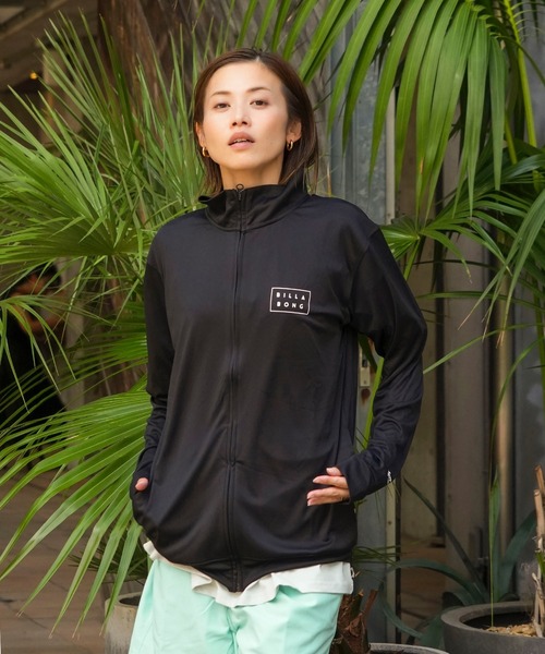 BILLABONG（ビラボン）の「【BILLABONG/ビラボン】ジップラッシュガード/水陸両用　UVケア　ハイネックジップアップ　長袖　ラッシュガード(水着)（ラッシュガード・レディース・ブラック・MEDIUM）」の4枚目の写真