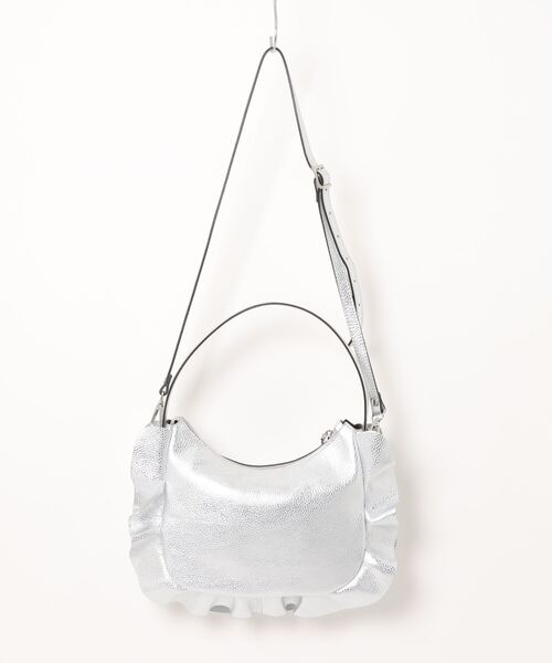 RIPANI(リパーニ)の「【RIPANI】サイドフリルホーボーバッグミディ(Q66402)(ハンドバッグ・レディース・シルバー・ALL)」の2枚目の写真