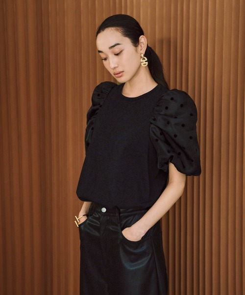ELFRANK(エルフランク)の「ドットシアーパフスリーブトップス《着用動画あり》(Tシャツ/カットソー・レディース・オフホワイト/ブラック・L/M)」の7枚目の写真