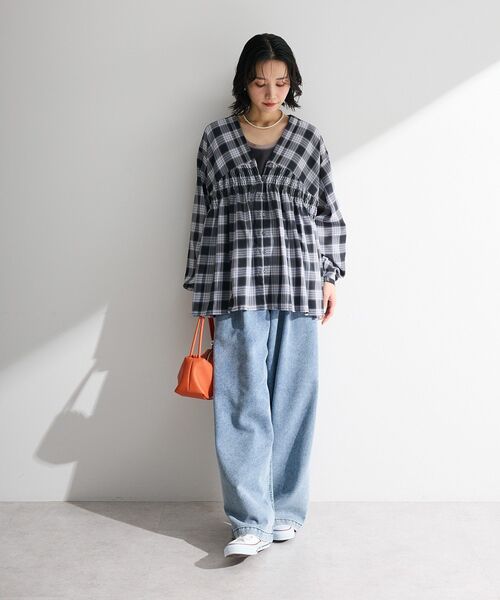 Green Parks(グリーンパークス)の「デニムタックワイドパンツ(デニムパンツ・レディース・ブラック/ライトインディゴブルー・M/L)」の15枚目の写真