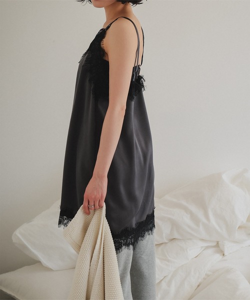 KOBE LETTUCE（コウベレタス）の「サテンキャミレースワンピース（ワンピース・レディース・ブラック/チャコール/ベージュ系・M）」の14枚目の写真