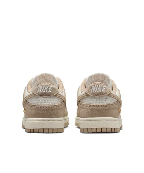 NIKE(ナイキ)の「ナイキ ダンク LOW ウィメンズシューズ / Nike Dunk Low Suede Women's Shoes IO4244-101 Sail(スニーカー・レディース・クリーム・26/25.5/22.5/25/24.5/24/23.5/23)」の6枚目の写真