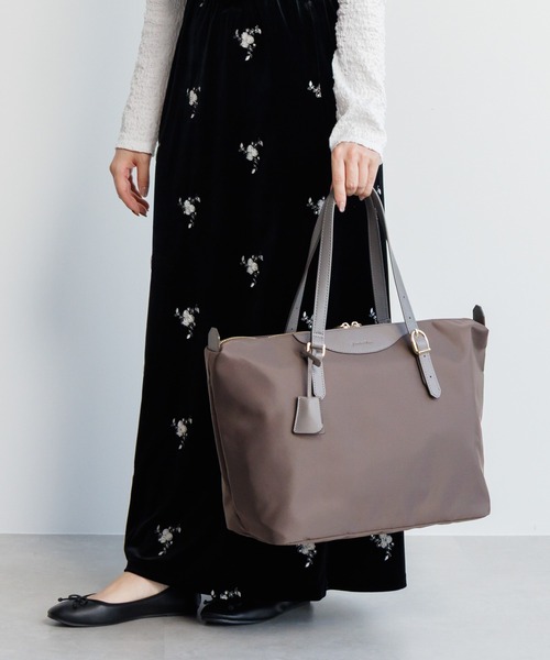 Jewelna Rose(ジュエルナローズ)の「ラヴィーナ フォールディングトートバッグ A4サイズ 16291(トートバッグ・レディース・グレー/ネイビー/ブラック・FREE)」の3枚目の写真