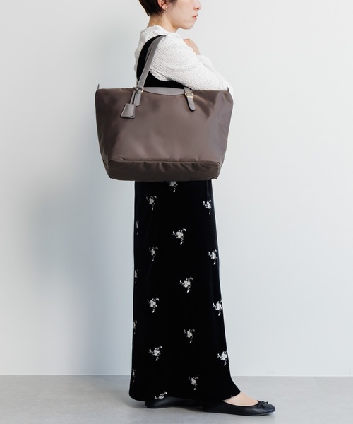 Jewelna Rose(ジュエルナローズ)の「ラヴィーナ フォールディングトートバッグ A4サイズ 16291(トートバッグ・レディース・グレー/ネイビー/ブラック・FREE)」の10枚目の写真