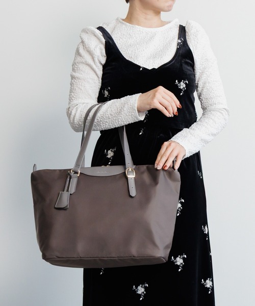 Jewelna Rose(ジュエルナローズ)の「ラヴィーナ フォールディングトートバッグ A4サイズ 16291(トートバッグ・レディース・グレー/ネイビー/ブラック・FREE)」の11枚目の写真