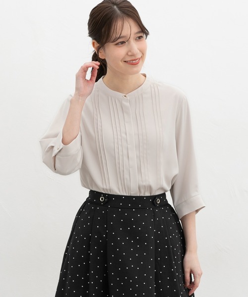 Honeys(ハニーズ)の「6分袖ピンタックブラウス(シャツ/ブラウス・レディース・ホワイト/ネイビー系/ピンク系その他/スミクロ/ライトグレー系/ライトグレー・M/LL/S/L/3L)」の3枚目の写真