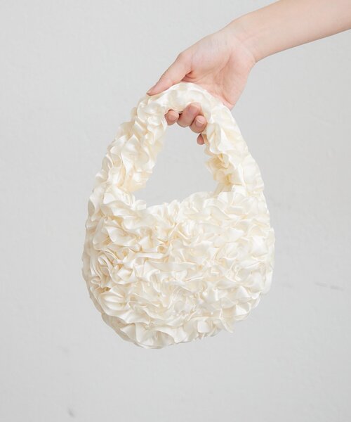 mystic(ミスティック)の「サテンフリルハンドBAG(ハンドバッグ・レディース・アイボリー・ONE SIZE)」の8枚目の写真