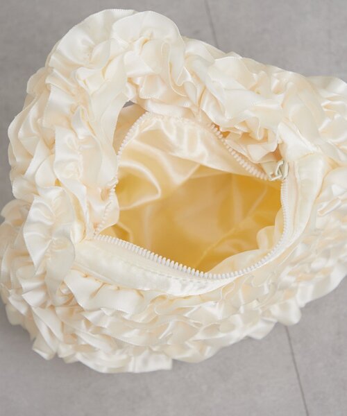 mystic(ミスティック)の「サテンフリルハンドBAG(ハンドバッグ・レディース・アイボリー・ONE SIZE)」の11枚目の写真