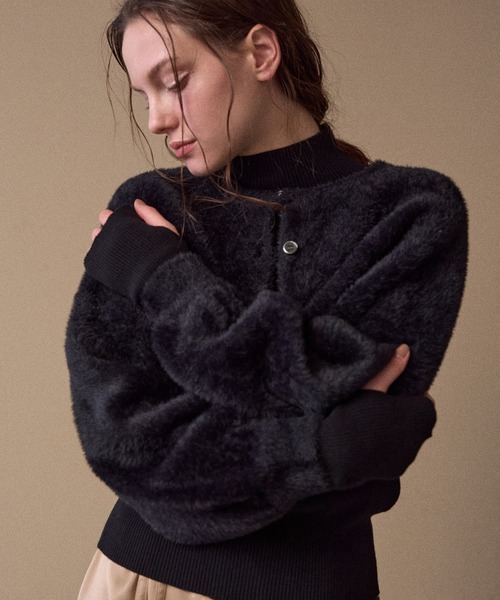 MIELI INVARIANT(ミエリインヴァリアント)の「2way Layered Knit Tops(アンサンブル・レディース・ブラウン/ブラック・FREE)」の3枚目の写真