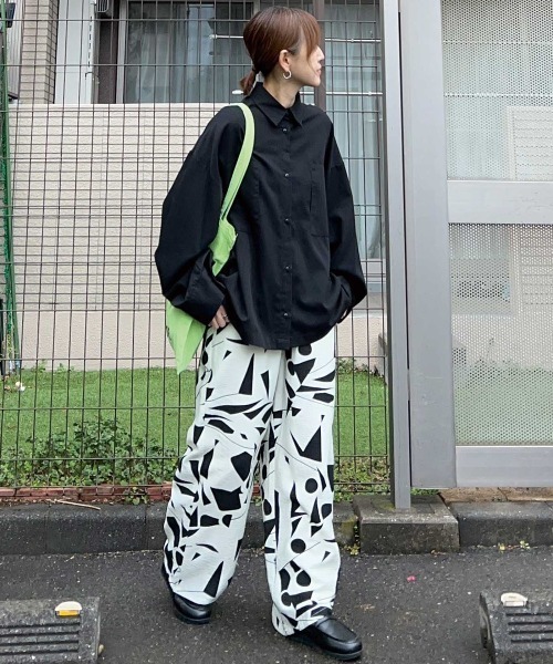 CORNERS by KR（コーナーズバイケーアール）の「【CORNERS by KR】リネンタッチ幾何学柄ラフパンツ（その他パンツ・レディース・オフホワイト/ブラック/グリーン・M）」の8枚目の写真