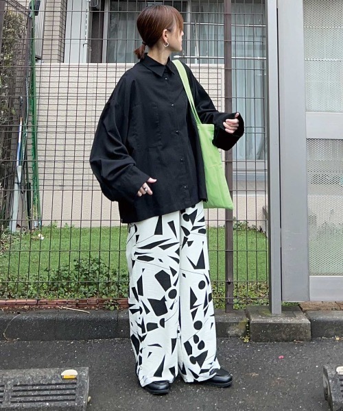 CORNERS by KR（コーナーズバイケーアール）の「【CORNERS by KR】リネンタッチ幾何学柄ラフパンツ（その他パンツ・レディース・オフホワイト/ブラック/グリーン・M）」の10枚目の写真